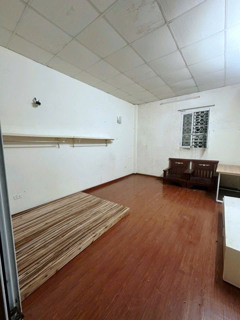 Cho thuê nhà ngõ 108 Tôn Đức Thắng, 40m2, 2 tầng, 2 ngủ, 6 triệu 3 tháng đầu - Ảnh chính